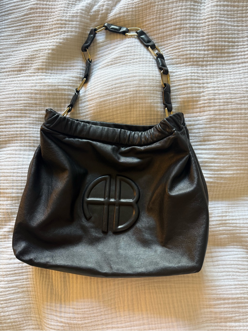 Anine Bing Black Kate Bag. Leather Shoulder Bag With Chain-Link Strap
